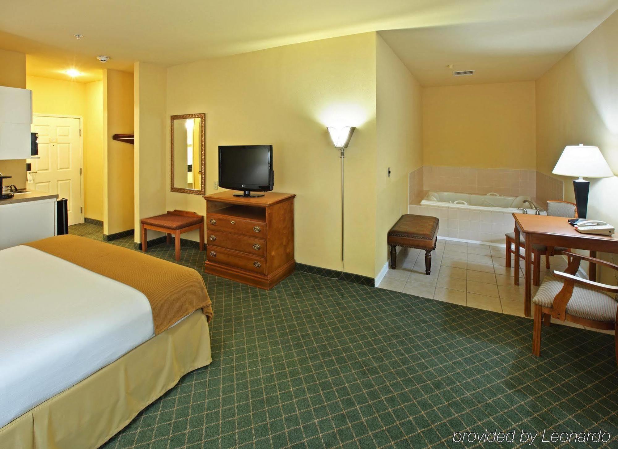 Holiday Inn Express & Suites Magnolia-Lake Columbia Zimmer foto